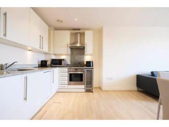 Apartamento Bright And Spacious 2-bedroom Flat, Sleeps 4