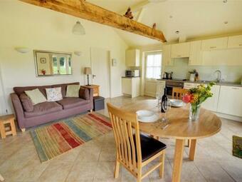 Beautiful Holiday Home In Larling With Garden