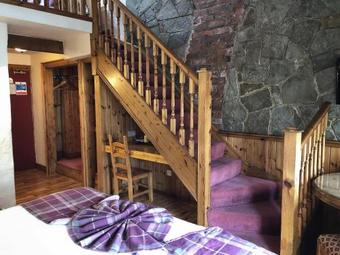 Walsh's Hotel And Apartments