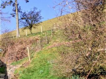 Rustic Holiday Home In Maesmynis With Garden