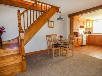 Garreg Wen Isaf Bach