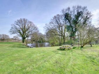 Cozy Holiday Home In Cranbrook Kent With Garden