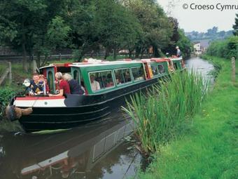 Holiday Home Bwthyn Bach