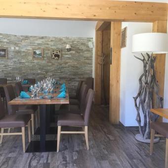 Hotel H�tel Dents De Veisivi