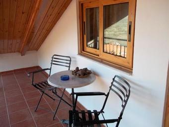 Hostal Epikoureios Apollon