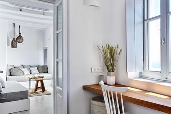 Hotel Living Theros Luxury Suites