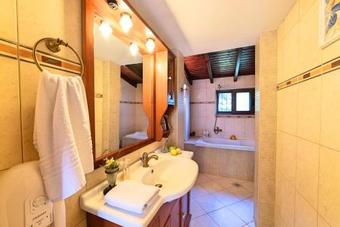 Lodge Citrus Cottage