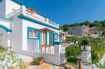 Akis Studios And Apartments