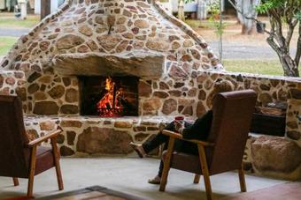 Hotel Esk Caravan Park & Rail Trail Motel