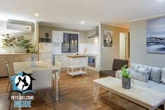 Almost New + Sea & Lake Views