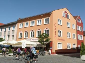 Hostal Cafe Am Donautor