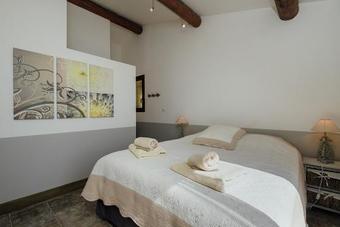 Eyragues Villa Sleeps 4 Pool Air Con Wifi