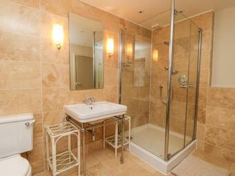 The Nook Bank Newton