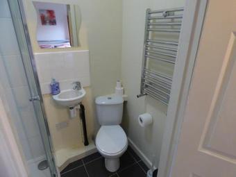 Hostal West Lea House