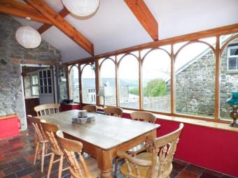 The Farmhouse, Lampeter