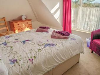 Lilliput, Shipton Gorge