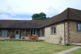 Lodge Cowdray Holiday Cottages