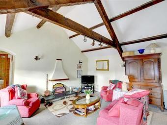 Holiday Home Garth Fawr