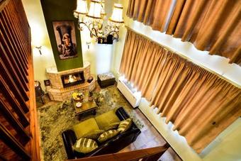 Hostal Camelia Suites