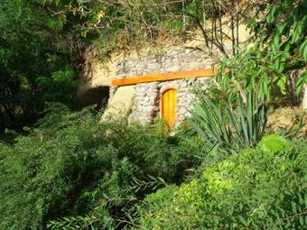 Alm�sliget Vend�gh�z