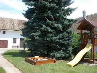 Var�zsf�szek Vend�gh�z