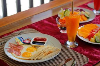 Hostal Teba Garden Hill