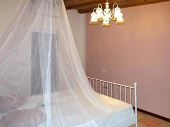 Locazione Turistica Casa Le Camelie (mtm165)