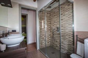 Laura's Holiday House On Como Lake