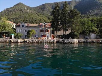 A Hundred Olive Trees Apartments