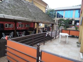 Duckland Hotel And Suites