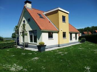 Villa Recreatiecentrum Bergumermeer 3