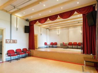 Spacious Mansion Near Lake In Meppel