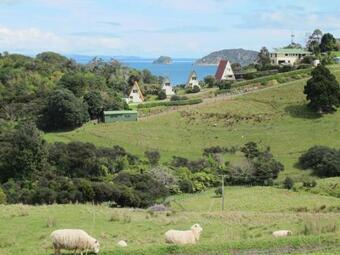 Pohutukawa Coastal Chalets