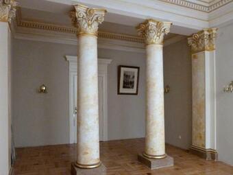 Hostal Pa?ac Biedrusko