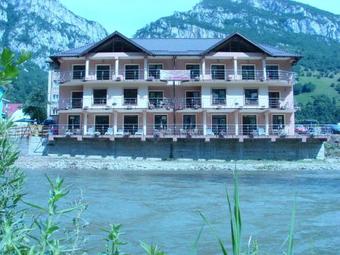 Hostal Pension Camelia