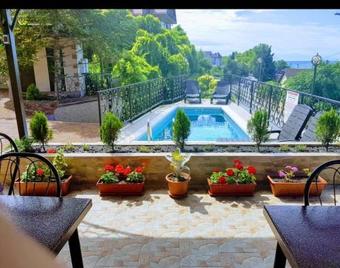 Hostal Guest House Volna