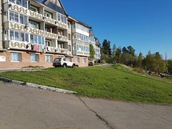 Apartment On Akademicheskaya 10