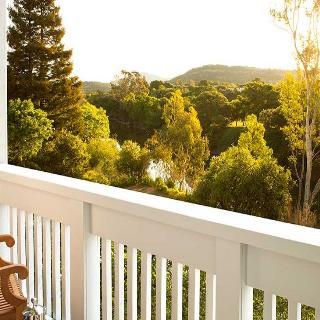 Hotel River Terrace Inn (.)