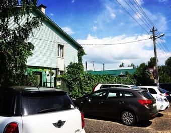 Hostal Roshchinskaya Guest House