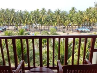 Hotel The Tide Resort