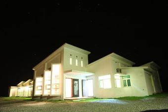 Bed & Breakfast Meet Canaan