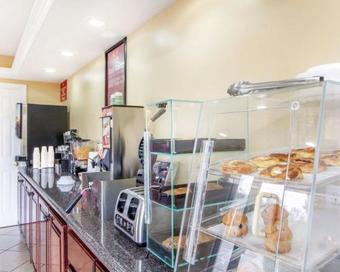 Hotel Econo Lodge Inn & Suites