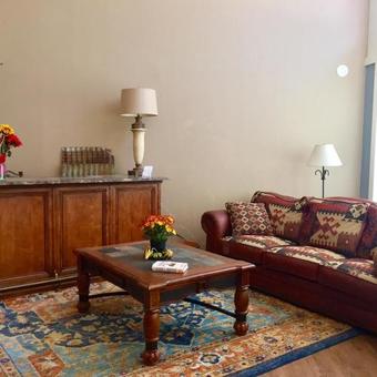 Apartamento Bisbee Brownstone Suites