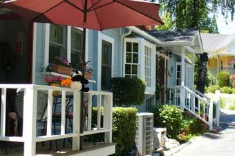 Piety Hill Cottages Motel And Bed And Breakfast