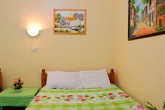 White Beach Hotel Bar And Restaurant