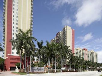 Aparthotel 1, 2 And 3 Bedroom Miami Ocean Apartments