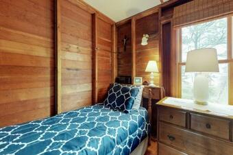 Popham Oceanfront Cottage