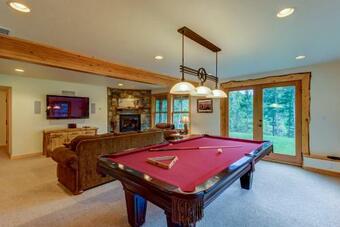 Eagle's Landing Lodge