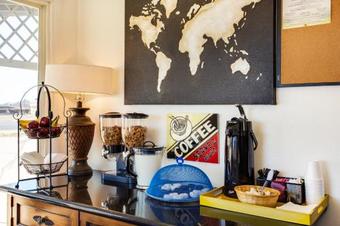 Posada Rodeway Inn & Suites