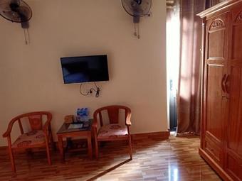 Hostal Quan Lan Nam Phong Hotel